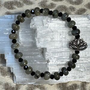 New Beginnings 🪷 Lotus & Labradorite Crystal Gemstone Stretch Bracelet